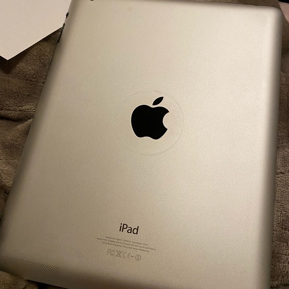 Apple ipad 4th gen silver - Picture 2 of 5